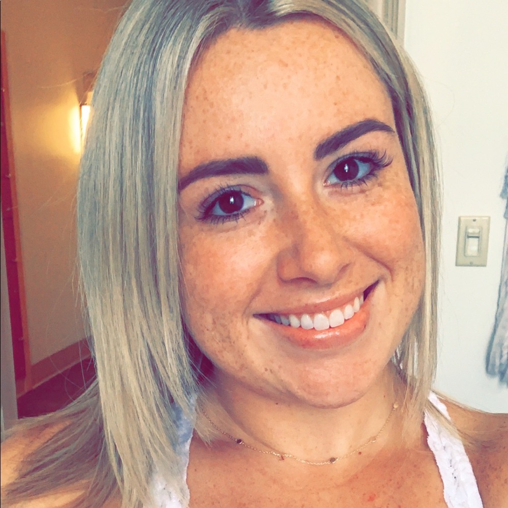 Meet your Posher, Emily